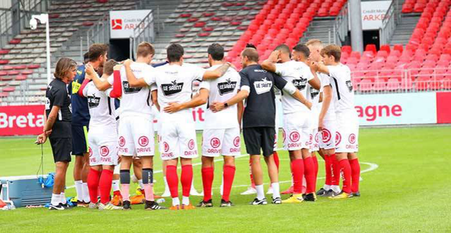 柏林联合主场气势如虹,球迷助威催生逆转奇迹